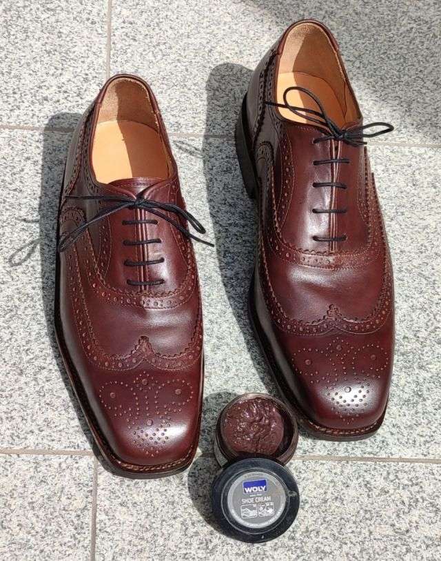 Buty na dwie różne stopy